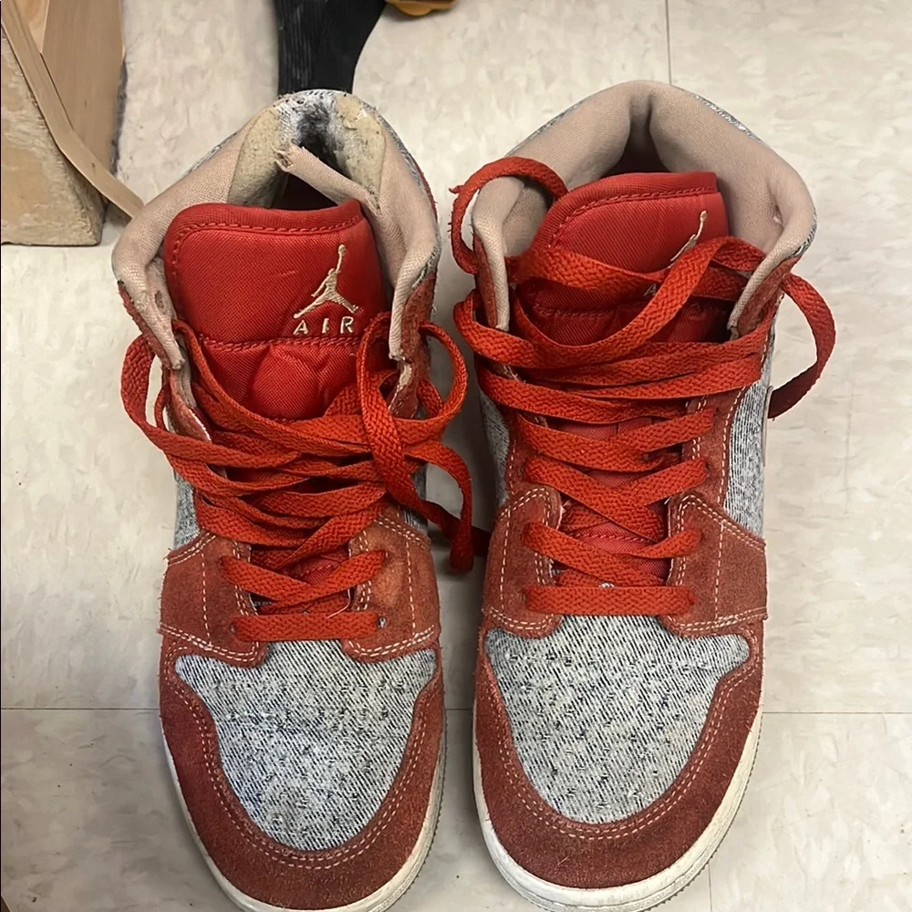 Air Jordan 1 Mid SE GS 'Denim Red’ medium condition - Picture 3 of 6